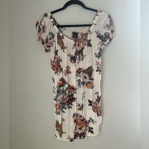 Super cute, off the shoulder dress